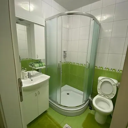 Veliki Raj Resort *